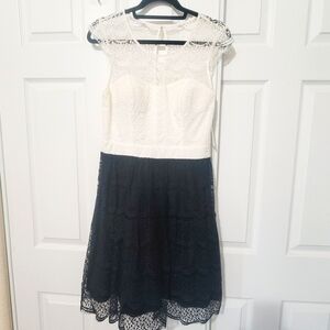 Women Lace Dress.  Brand Jessica Simpson.  Size 6.